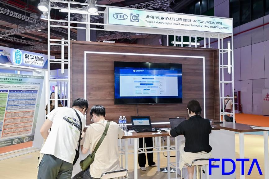 從數(shù)據(jù)決策到虛擬織布，數(shù)字時尚創(chuàng)新空間貫通紡織全鏈數(shù)智升級！