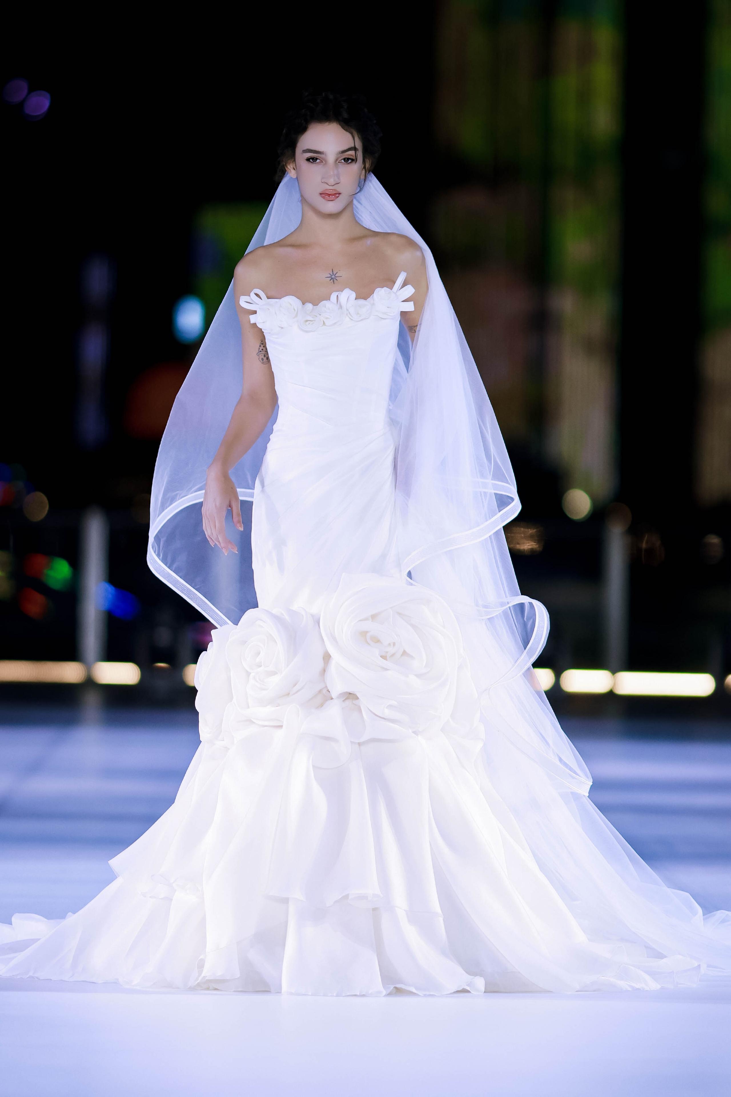 潮涌浮山灣畔 時(shí)尚綺夢啟航--2025中國（青島）國際時(shí)裝周盛大啟幕！