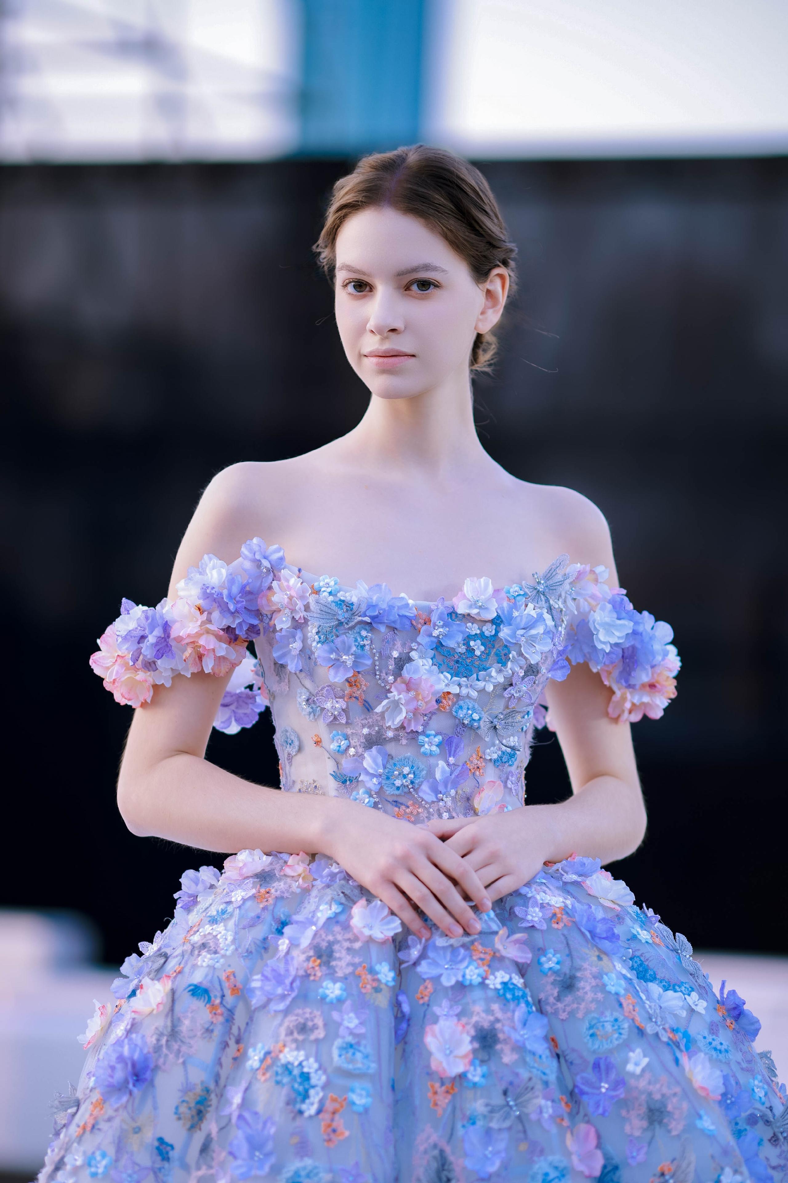 潮涌浮山灣畔 時(shí)尚綺夢啟航--2025中國（青島）國際時(shí)裝周盛大啟幕！