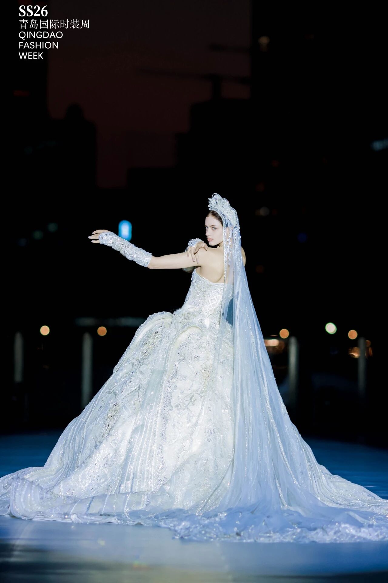 潮涌浮山灣畔 時(shí)尚綺夢啟航--2025中國（青島）國際時(shí)裝周盛大啟幕！