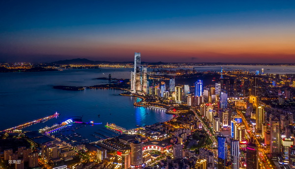 亞洲風尚先行者 共繪"INSPO"新篇章--第24屆中國（青島）時裝周&middot;時尚亞洲潮流藝術節(jié)開幕