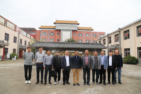 中國紡織品進(jìn)出口商會曹甲昌會長一行來青調(diào)研家紡行業(yè)