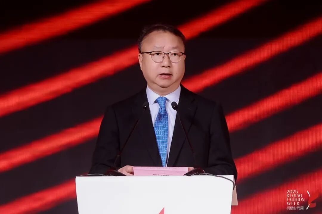 2025柯橋時(shí)尚周（秋季）啟幕！十年織夢，時(shí)尚共鳴&ldquo;洄響&rdquo;千年紡都