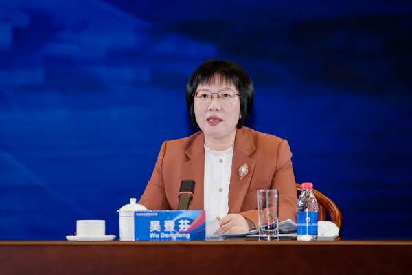 開放競(jìng)合 共鏈未來--2025知名企業(yè)家圓桌會(huì)議擘畫紡織產(chǎn)業(yè)新格局