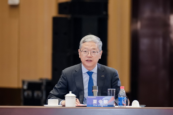 開放競(jìng)合 共鏈未來--2025知名企業(yè)家圓桌會(huì)議擘畫紡織產(chǎn)業(yè)新格局