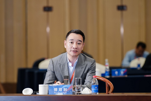 開放競(jìng)合 共鏈未來--2025知名企業(yè)家圓桌會(huì)議擘畫紡織產(chǎn)業(yè)新格局