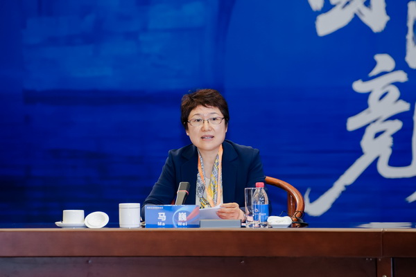 開放競(jìng)合 共鏈未來--2025知名企業(yè)家圓桌會(huì)議擘畫紡織產(chǎn)業(yè)新格局