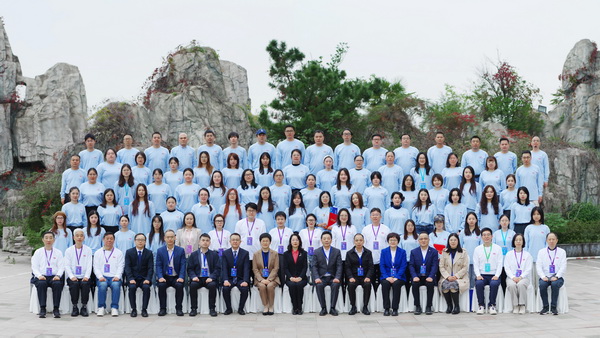 紋創(chuàng)新象，挖掘創(chuàng)意設(shè)計(jì)人才！2025年紡織行業(yè)紡織面料設(shè)計(jì)師（圖案設(shè)計(jì)）職業(yè)技能競賽全國決賽順利舉行