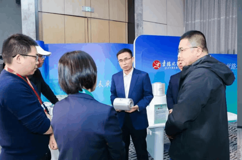 創(chuàng)新驅(qū)動(dòng)，價(jià)值躍升！人造絲產(chǎn)業(yè)高質(zhì)量發(fā)展研討會(huì)共探行業(yè)新生態(tài)