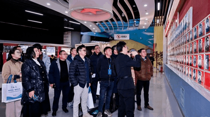 鏈合東西&middot;融創(chuàng)未來，2025紡織服裝產(chǎn)業(yè)園區(qū)供應鏈高質量發(fā)展大會在阿拉爾隆重召開