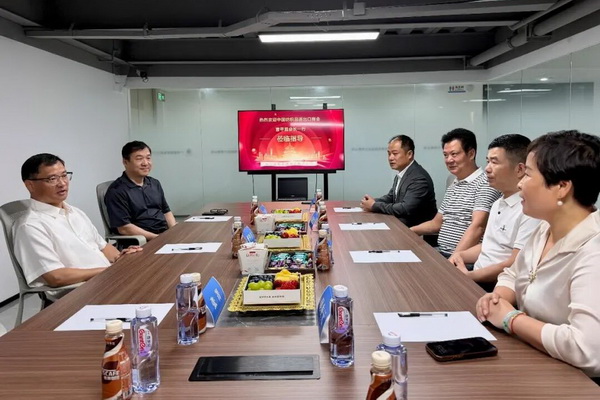 中國紡織品進出口商會曹甲昌會長出席廣交會相關(guān)活動并調(diào)研企業(yè)